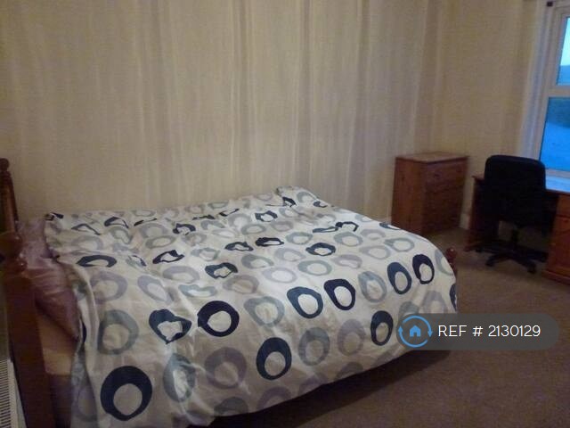 5 bedroom house in Shelbourne Road, Bournemouth, BH8 (5 bed) (#2130129)