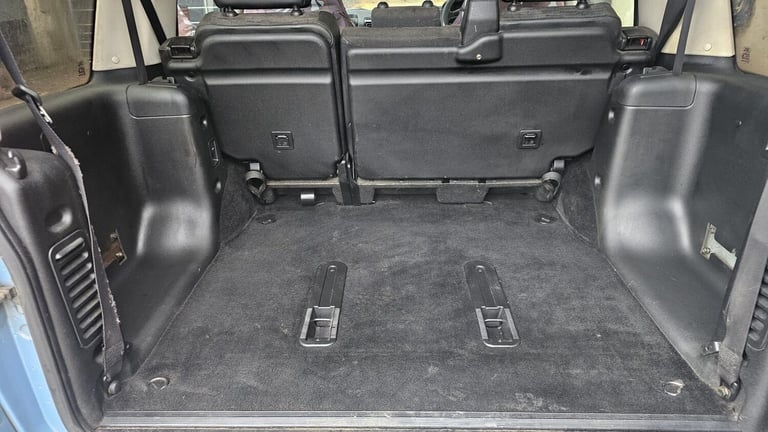 2004 Land Rover Discovery 2.5 TD5 S Station Wagon 5dr (7 Seats) ESTATE Diesel Automatic