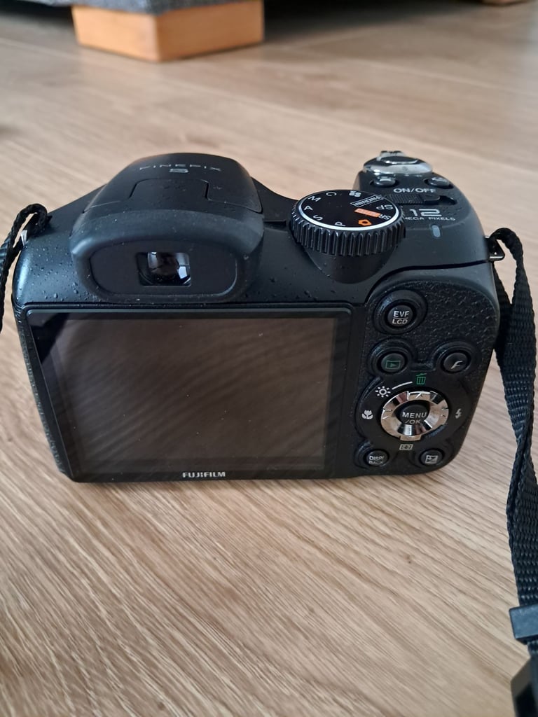 Fuji Finepix 2500HD Digital Camara 