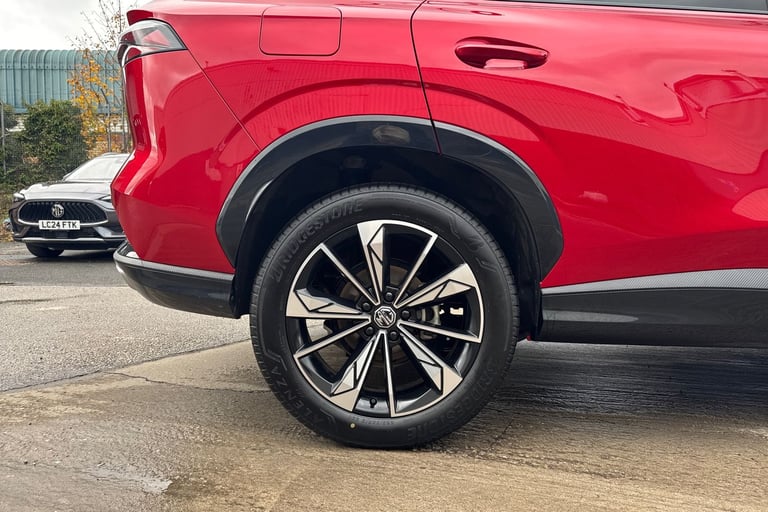 2025 MG MG HS 106290 Hatchback Petrol Manual