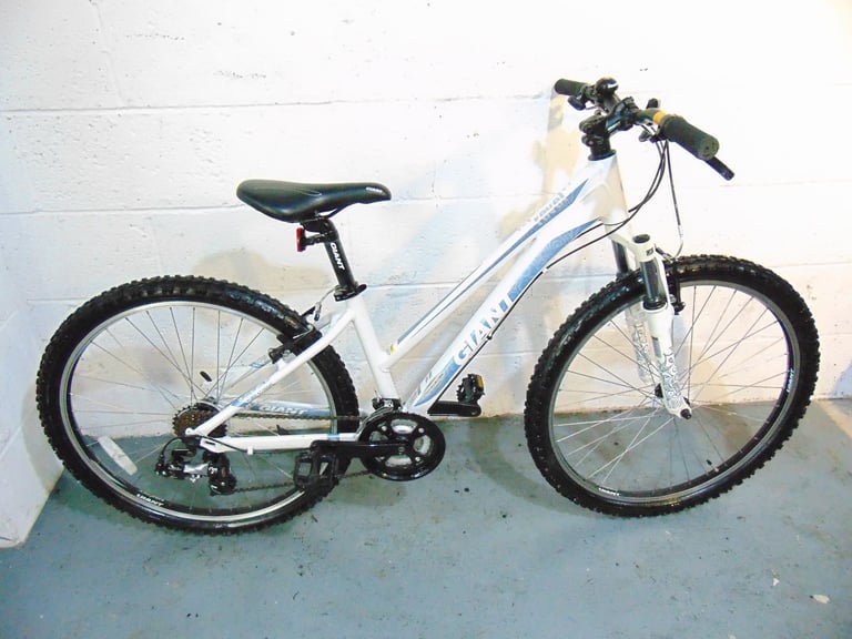 Giant Revel W3 (14" frame, suit teenager/short adult) Hardtail Mountain Bike (free local delivery)