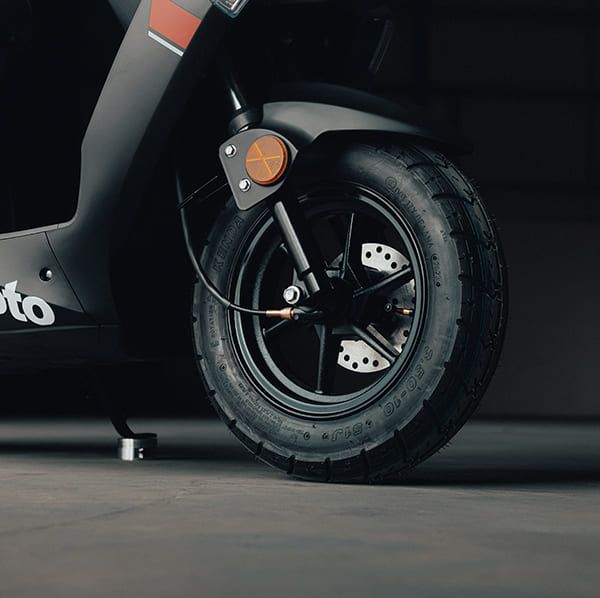 Lexmoto Echo Moped