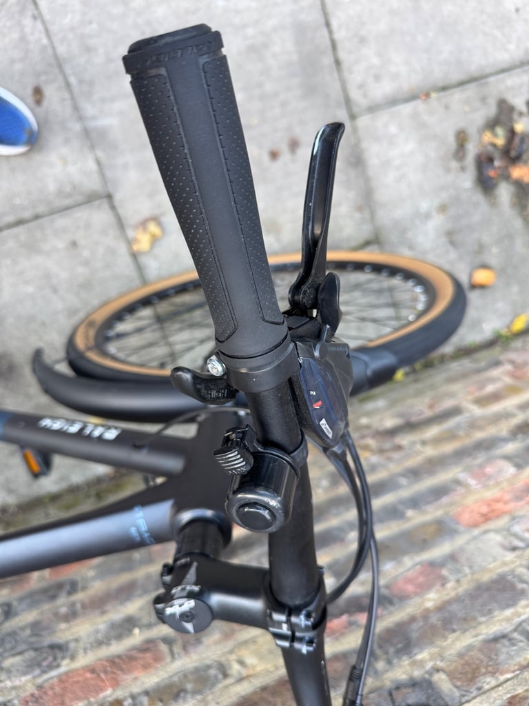 Raleigh Strava City Hybrid Bike - 50cm - Excellent Condition (Original Owner) 