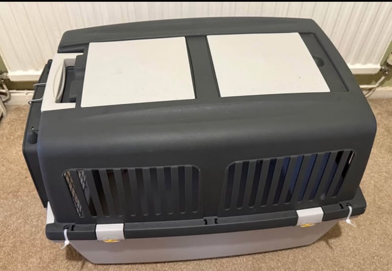 Pet carrier - medium 