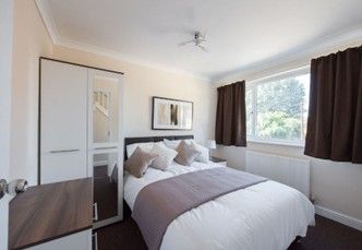 Modern 4 Bedroom House Close to Grays Town Centre