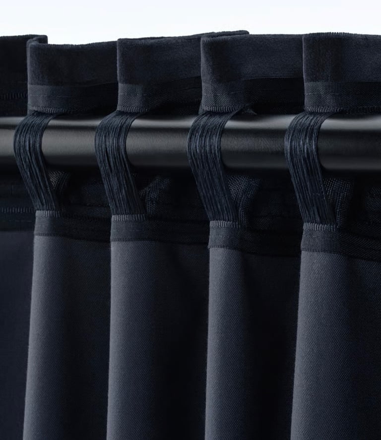 Pair of lined velvet curtains 