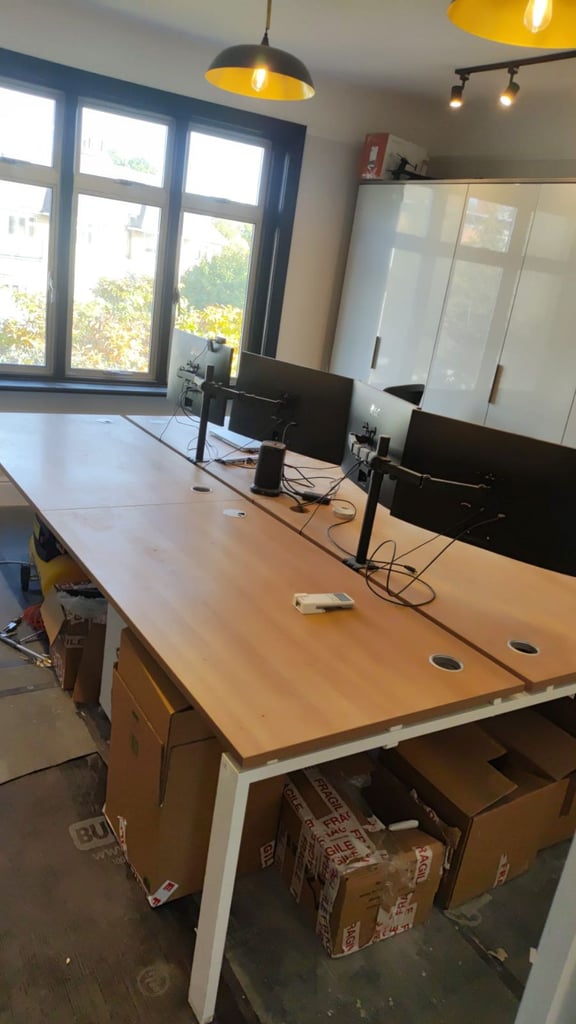 Bank of 4 office desks