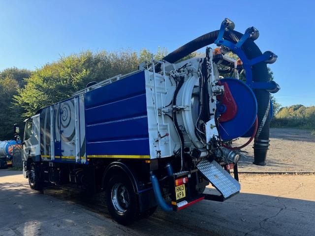 2013 DAF CF 65.220 sleeper Eurovac 1000 deep lift high volume combination tanker