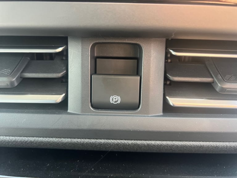 2025 Ford Tourneo Custom E-Tourneo Custom Titanium X Bus M1 340 L1 65kWh 160kw 218 RWD 1 Speed Au...