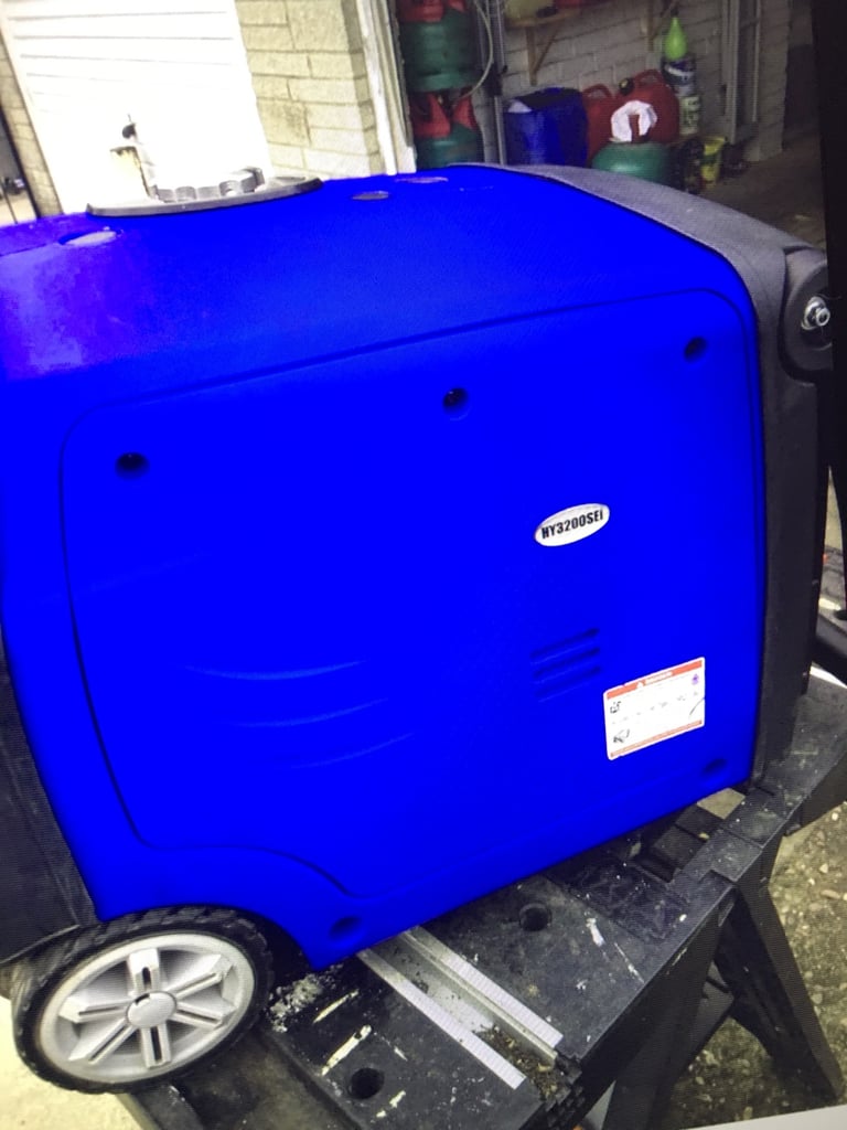 HYUNDAI 3200SEI PORTABLE PETROL INVERTER GENERATOR.