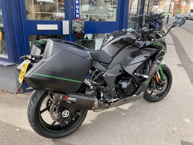 KAWASAKI PERFORMANCE TOURING EDITION - WITH FULL KAWASAKI SERVICE HISTORY 