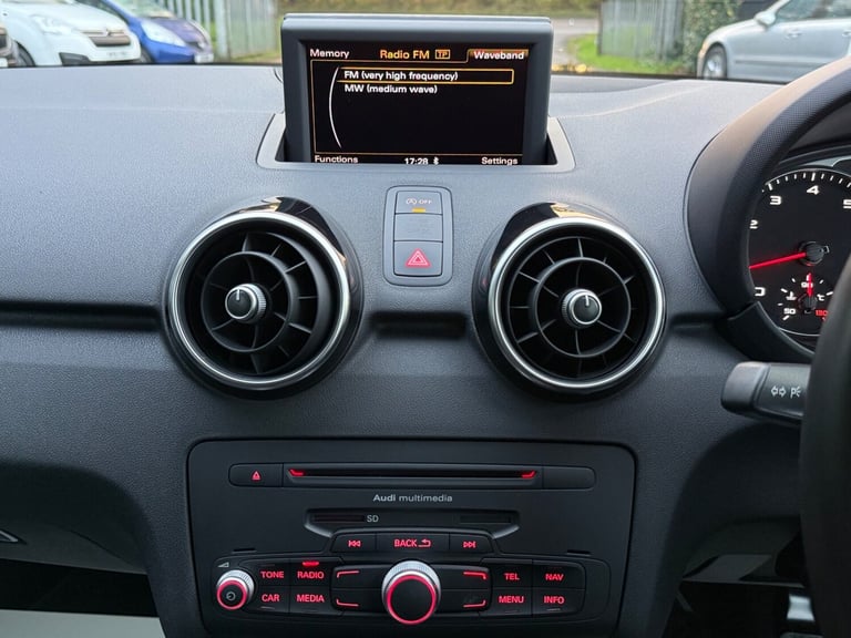 2011 Audi A1 TFSI SPORT - £35 TAX -ONE OWNER FROM NEW - 11 STAMPS IN THE BOOK - LEATHER Hatchback...