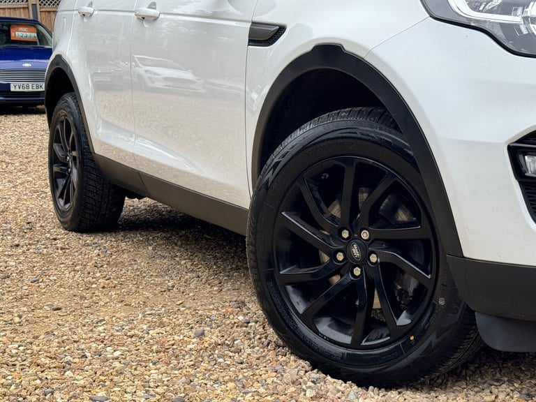 2017 Land Rover Discovery Sport 2.0 TD4 SE Tech 4WD Euro 6 (s/s) 5dr ESTATE Diesel Manual