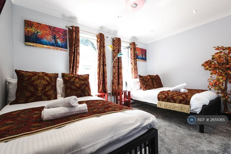 2 bedroom flat in Addington Road, Reading, RG1 (2 bed) (#2651065)