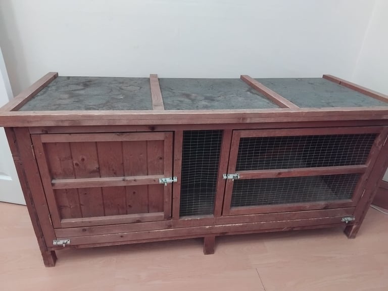 Rabbit outdoor hutch 