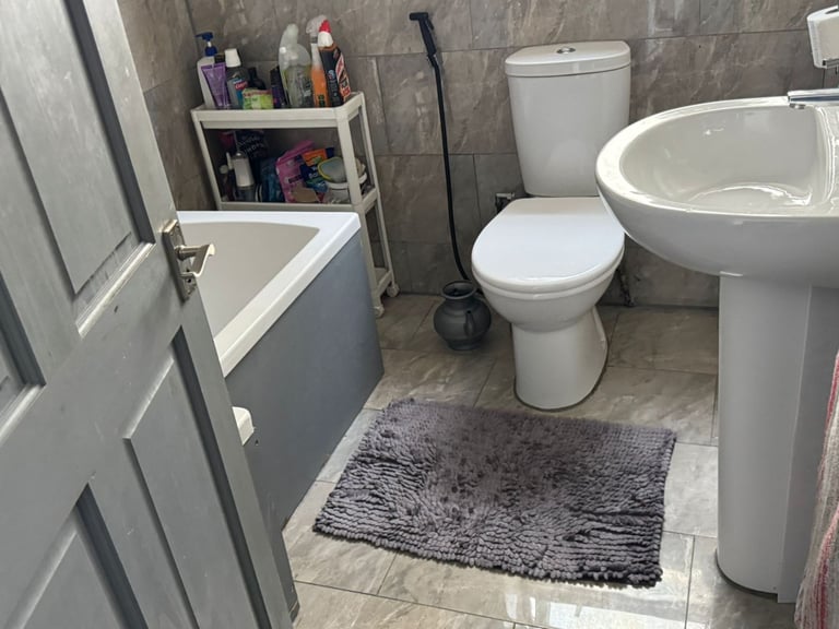 2-3 BEDROOM FLAT FOR RENT IN IG3