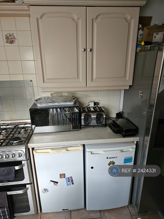 1 bedroom in Alexandra Road, Chatham, ME4 (#2424331)