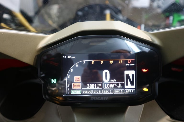 DUCATI PANIGALE R - 3900 MILES - 2016