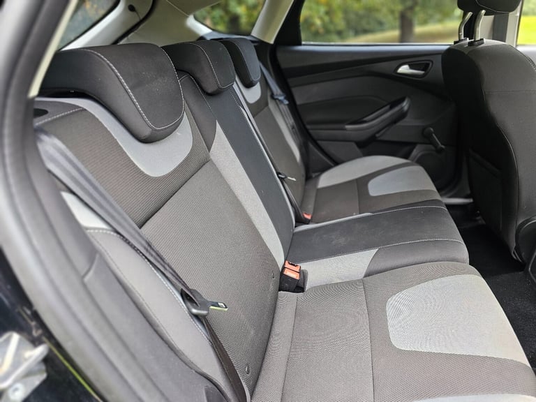 2012 Ford Focus 1.6 TDCi Zetec Hatchback 5dr Diesel Manual Euro 5 (s/s) (115 ps) HATCHBACK Diesel...