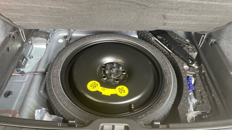 2024 Volvo XC40 2.0 B3P Ultra Dark 5dr Auto ESTATE PETROL Automatic