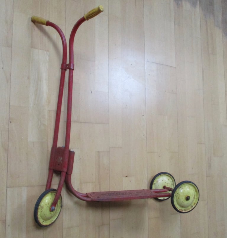 VINTAGE 1950's TRIANG CHILDRENS SCOOTER - COLLECTION ONLY