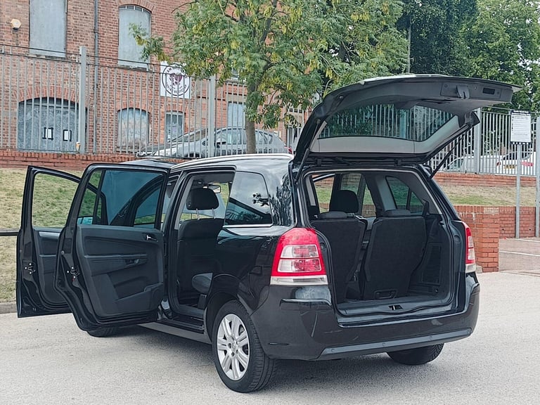 2012 Vauxhall Zafira 1.6 16V Design Euro 5 5dr (SNav) MPV Petrol Manual