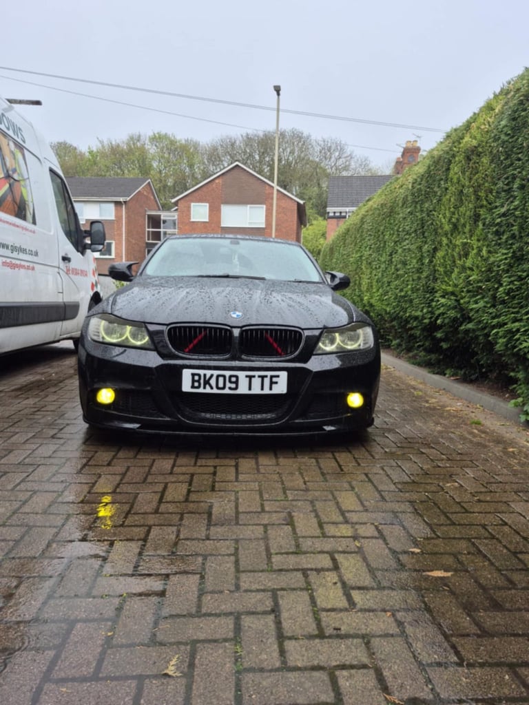 BMW, 3 SERIES, Saloon, 2009, Manual, 1995 (cc), 4 doors