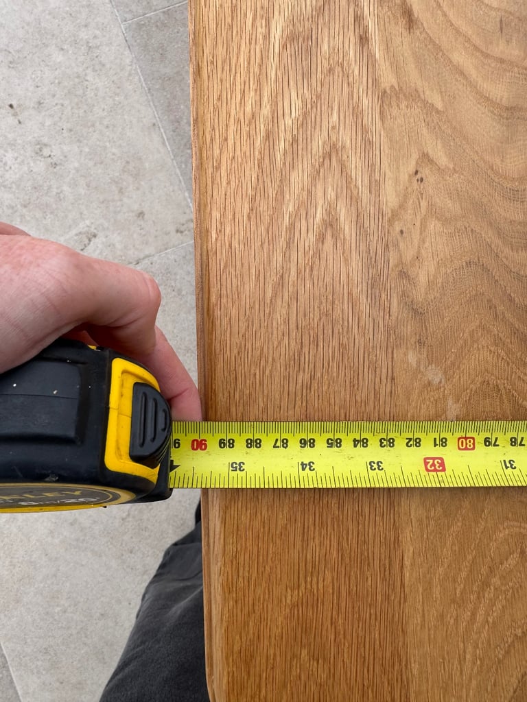 Extending dining table 