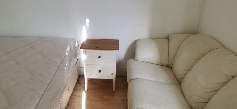 1 big bedroom to rent in North Greenwich next to IKEA. Microwave Cooking Only!