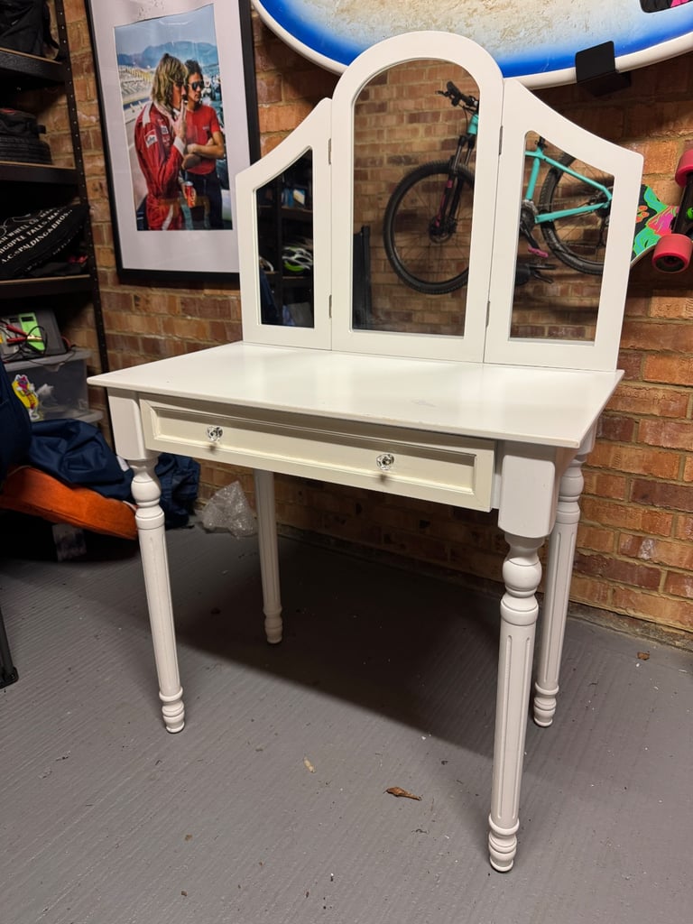 White Dressing Table With Mirror - Free