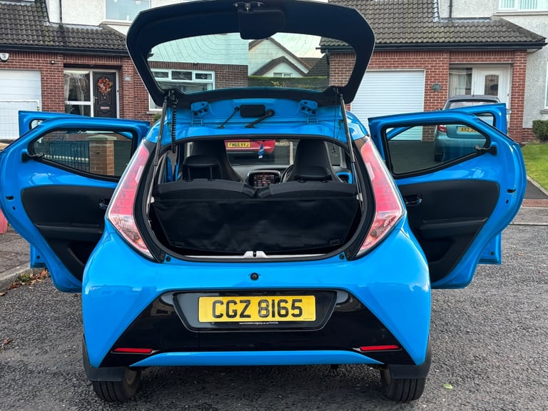 Toyota, AYGO, Hatchback, 2016, Manual, 998 (cc), 5 doors