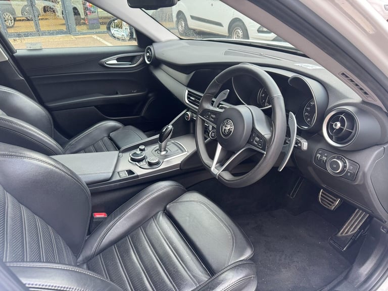 2018 Alfa Romeo Giulia 2.0 TB 280 Veloce 4dr Auto SALOON PETROL Automatic