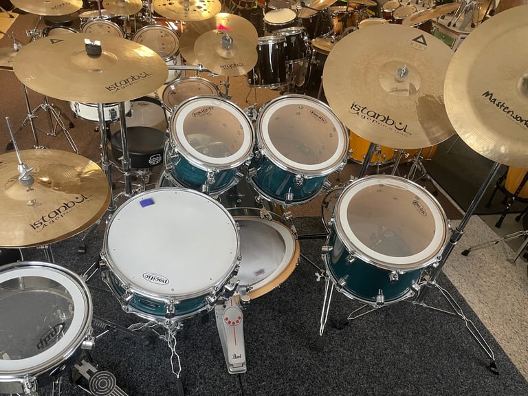 DW pacific. Istanbul cymbals.