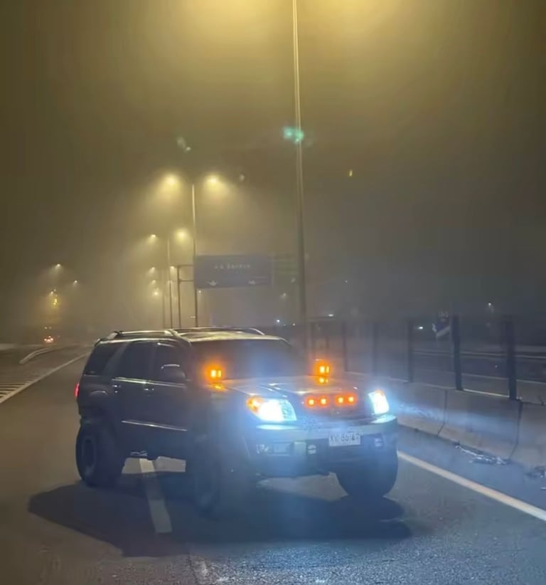 White and amder flashing lights with wiring loom 