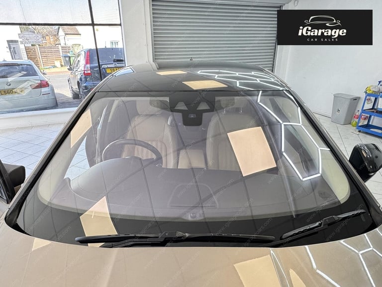 2016 Jaguar XF 2.0d Portfolio Saloon 4dr Diesel Auto Euro 6 (s/s) (180 ps) Saloon Diesel Automatic