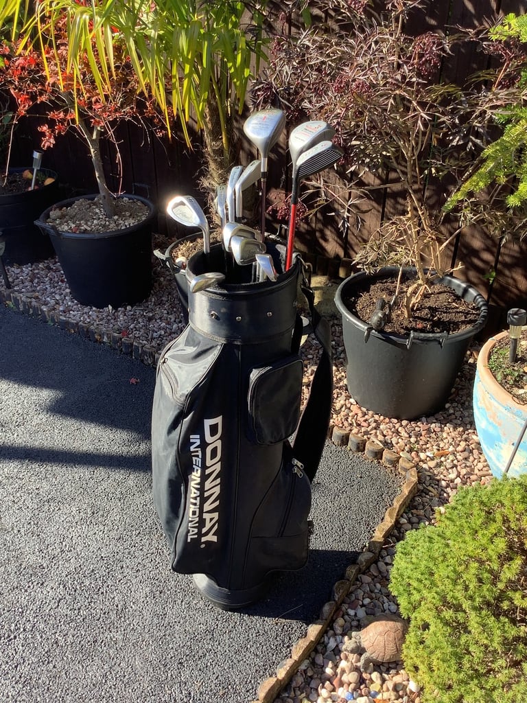 Set of John Letters graphite golf clubs, in a lovely Donnay golf bag. 