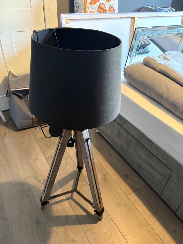 Adjustable Polaroid lamp 