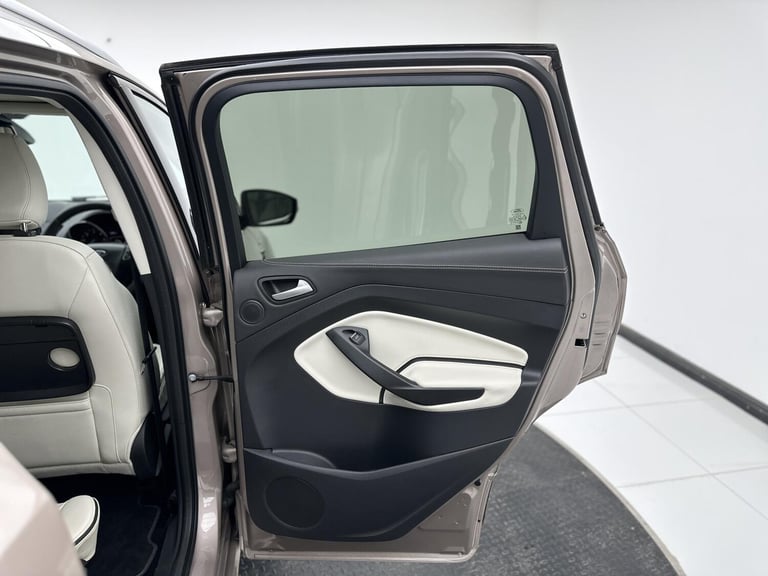 2019 Ford Kuga 2.0 TDCi 180 5dr Auto HATCHBACK DIESEL Automatic