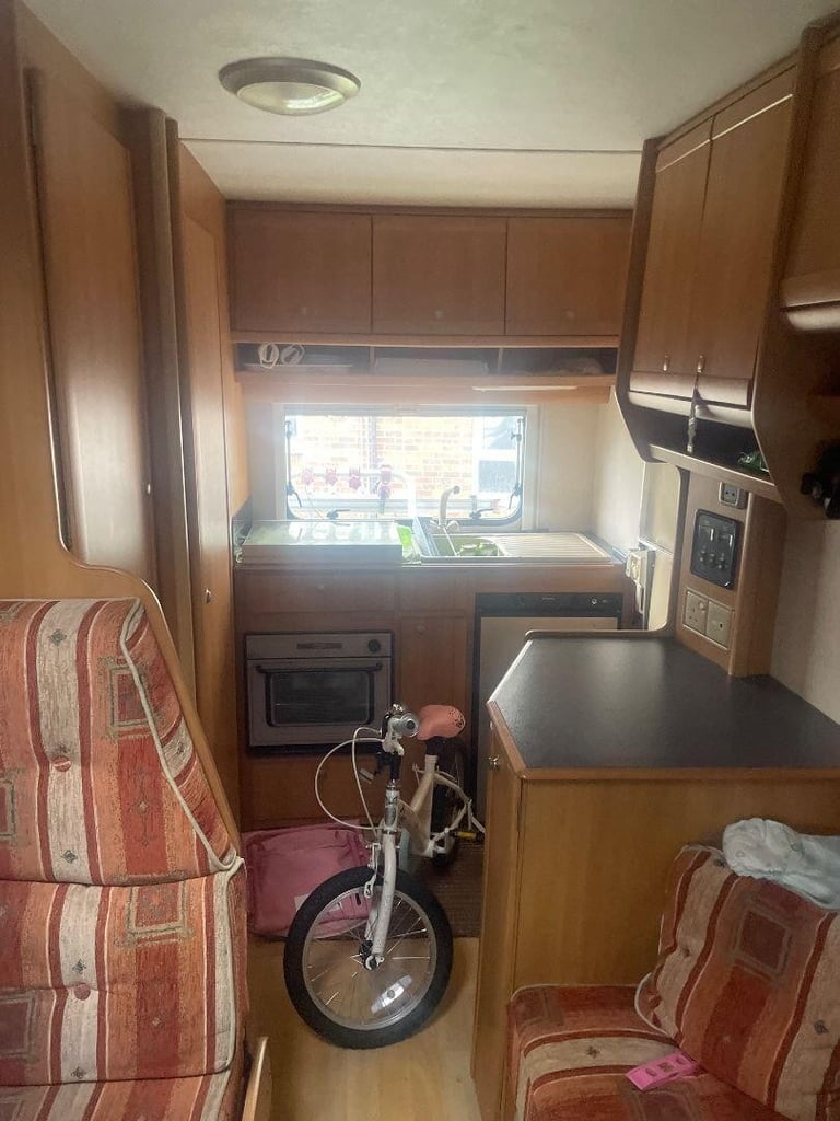 2001 Swift Sundance 590 RS