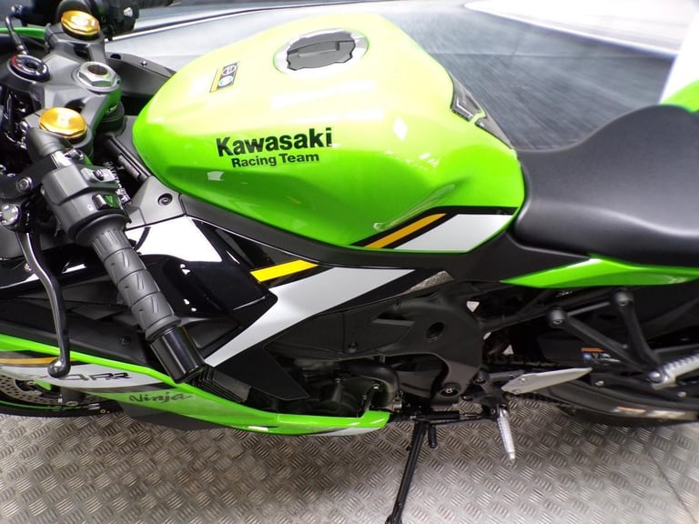 2025 KAWASAKI ZX4-RR PERFORMANCE LOW MILEAGE