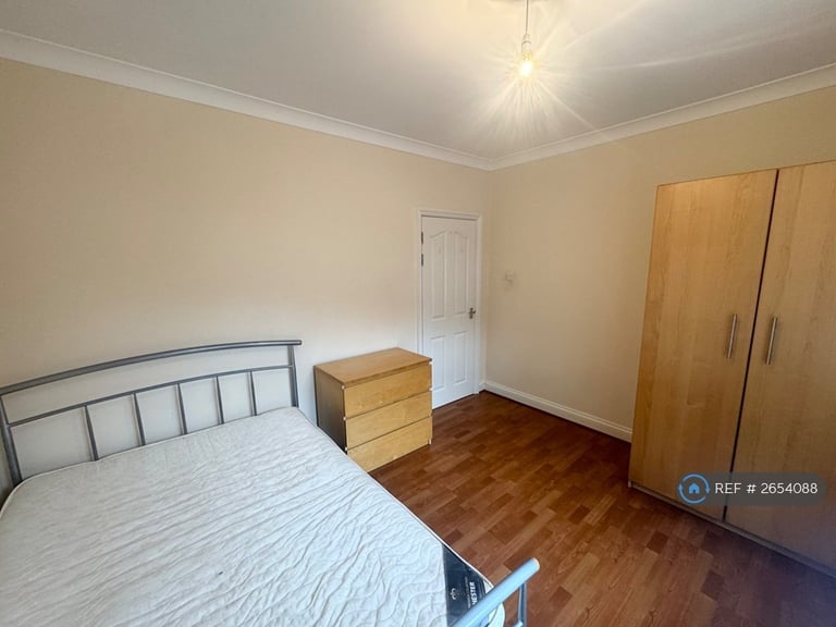 1 bedroom flat in St. Josephs Court, Gabalfa, Cardiff, CF14 (1 bed) (#2654088)
