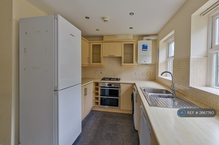 5 bedroom house in Denison Road, Manchester, M14 (5 bed) (#2667760)