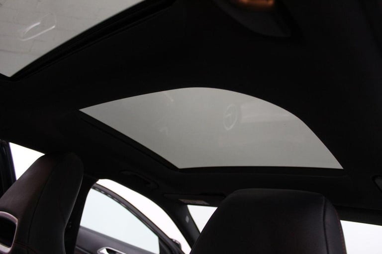 MERCEDES-BENZ GLA CLASS 2.1 GLA220d AMG Line (Premium Plus) 7G-DCT 4MATIC Euro