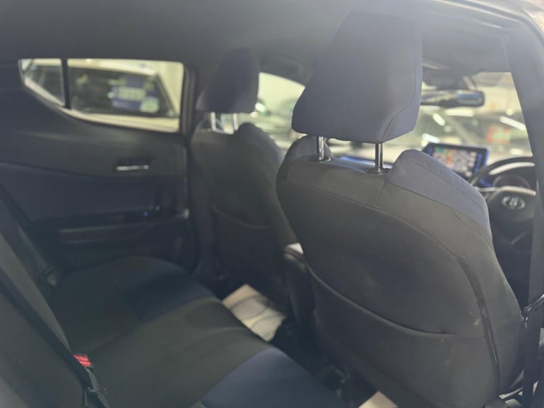 2018 Toyota C-HR 1.8 VVT-h Dynamic SUV 5dr Petrol Hybrid CVT Euro 6 (s/s) (122 ps) HATCHBACK Petr...