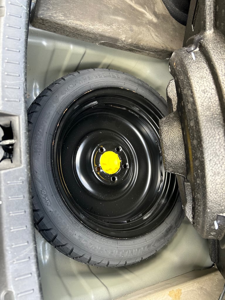 Toyota, AVENSIS, saloon2016, Manual, 1598 (cc), 5 doors