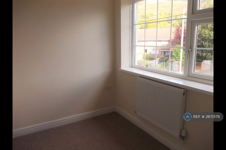 3 bedroom house in Blaenrhondda Road, Blaenrhondda, Treherbert, CF42 (3 bed) (#2670179)