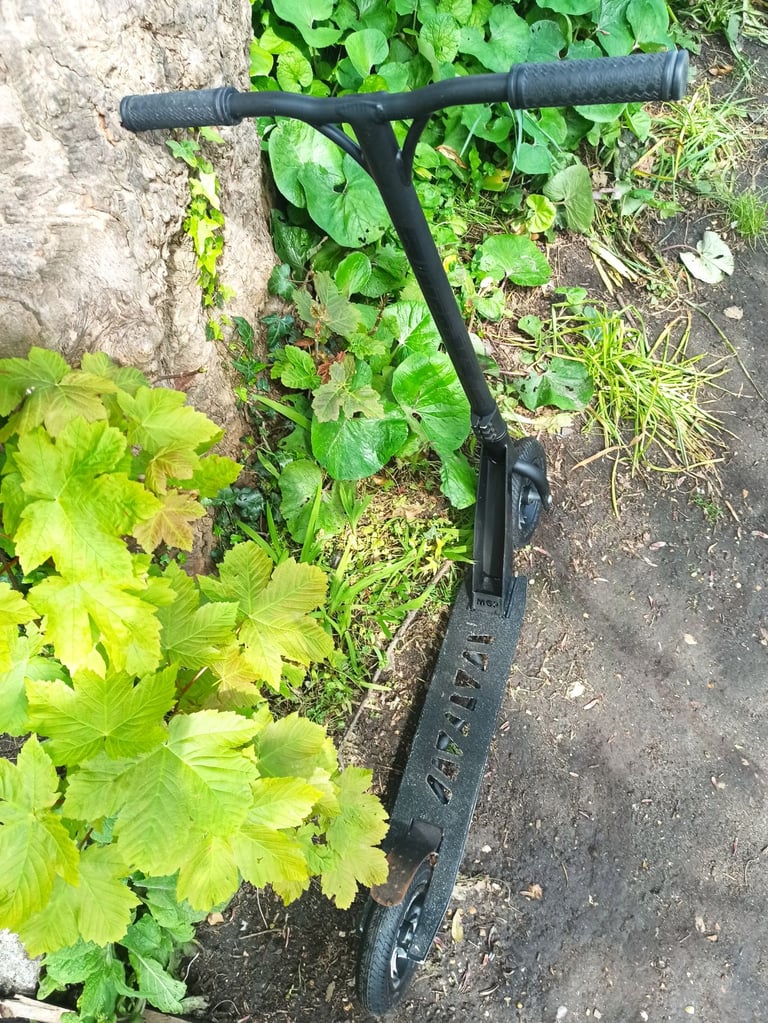 Madd Gear XT Scooter .+ Razor Scooter