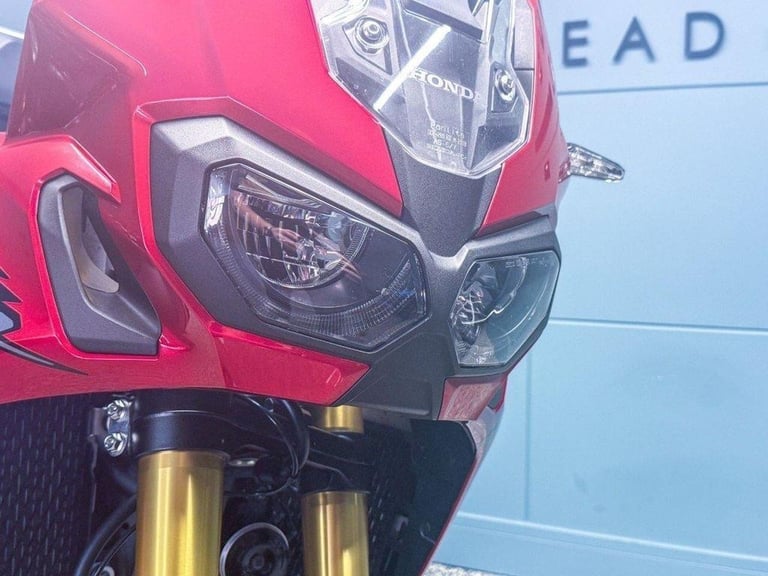 2017 17 HONDA CRF1000L AFRICA TWIN 1000 MANUAL - LOW MILES - FULL LUGGAGE