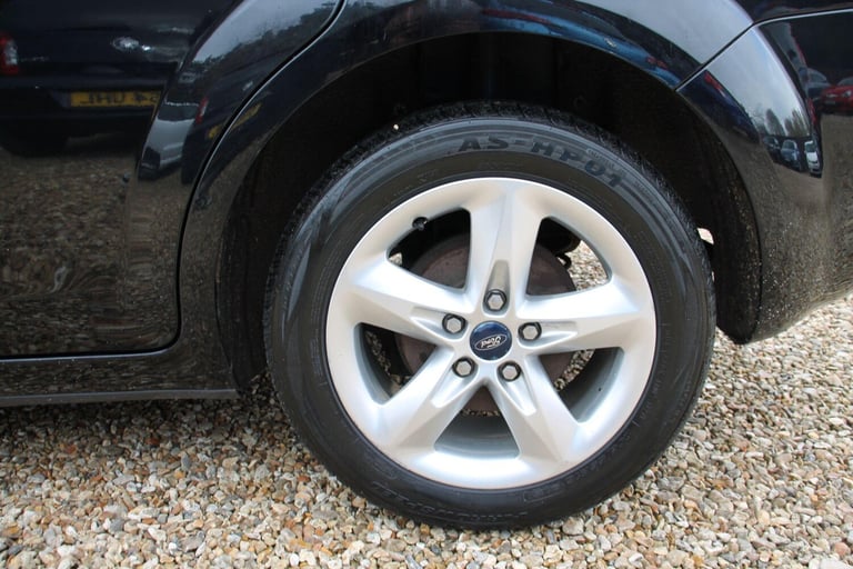 2011 Ford Focus 1.6 Zetec 5dr HATCHBACK PETROL Manual