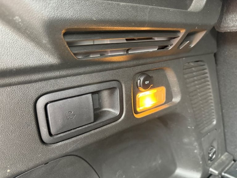 2018 68 VAUXHALL GRANDLAND X 1.2 TURBO SPORT NAV SUV 5DR PETROL MANUAL EURO 6 (S